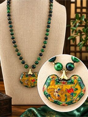 Green Tigers eye and Cloisonné pendant 26’